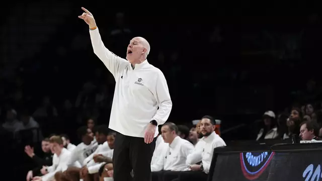 Bonnies lose to Davidson in Mark Schmidt’s final home game as head coach